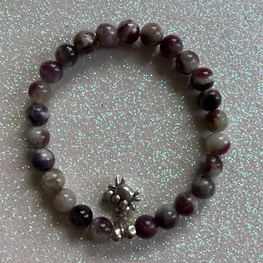 BEADED Stretch bracelet with crab charm.